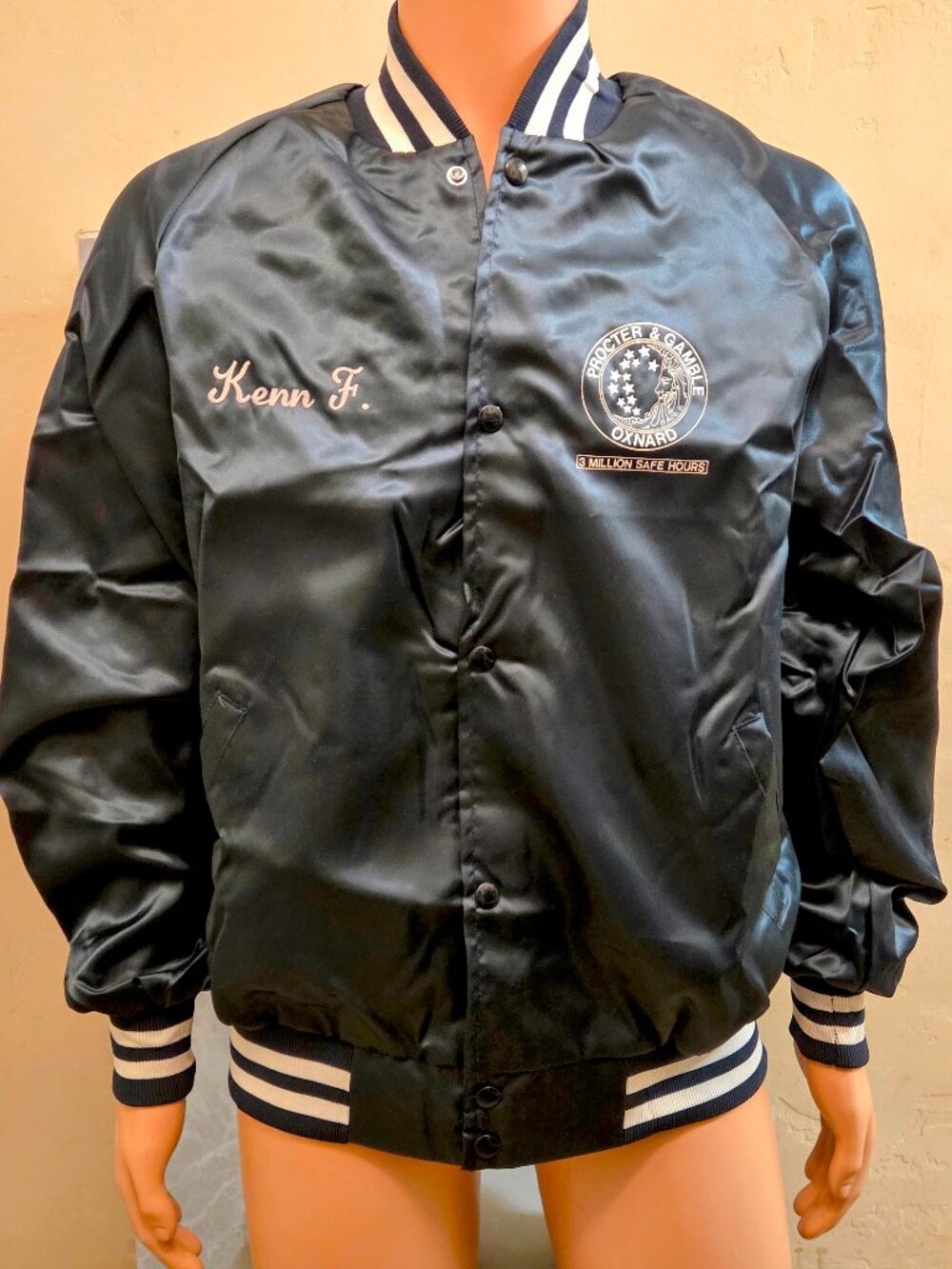 Procter & Gamble Lightly Lined Dark Blue Full Snap Windbreaker Size L
